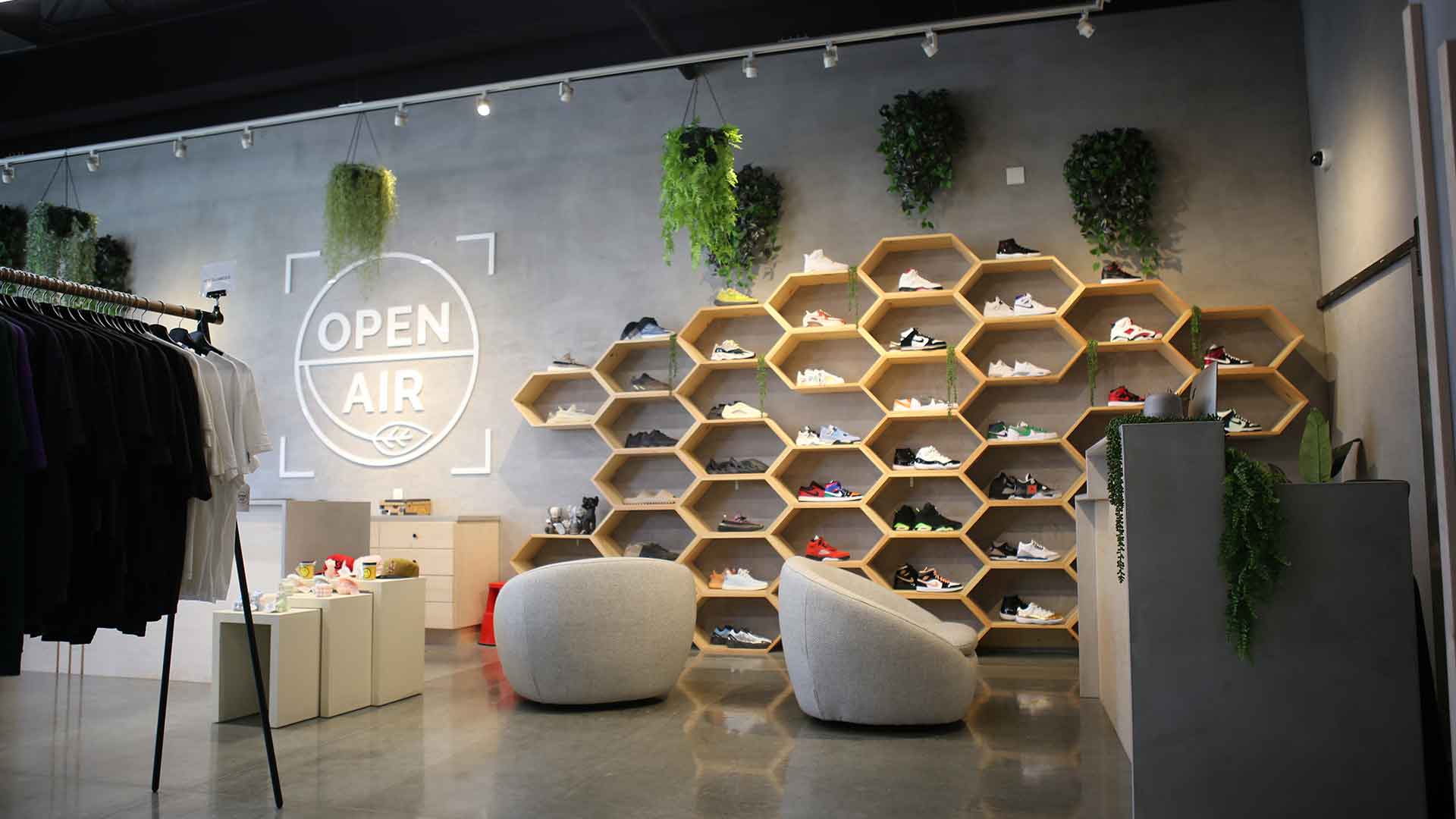 Retail Store Interior Design: Open Air Vintage Clothing Store