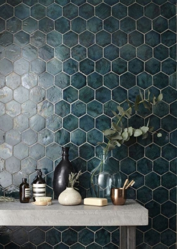 best bathroom tiles for small space